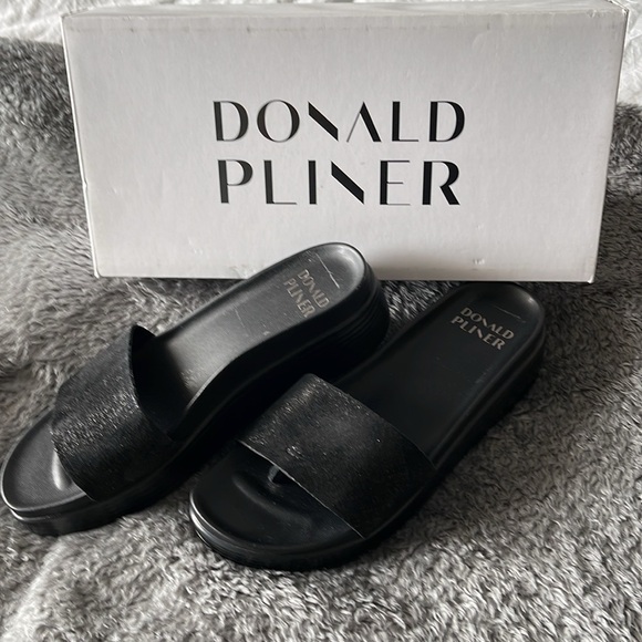New in box Donald Pliner Fiji Slide sandals - Picture 5 of 6